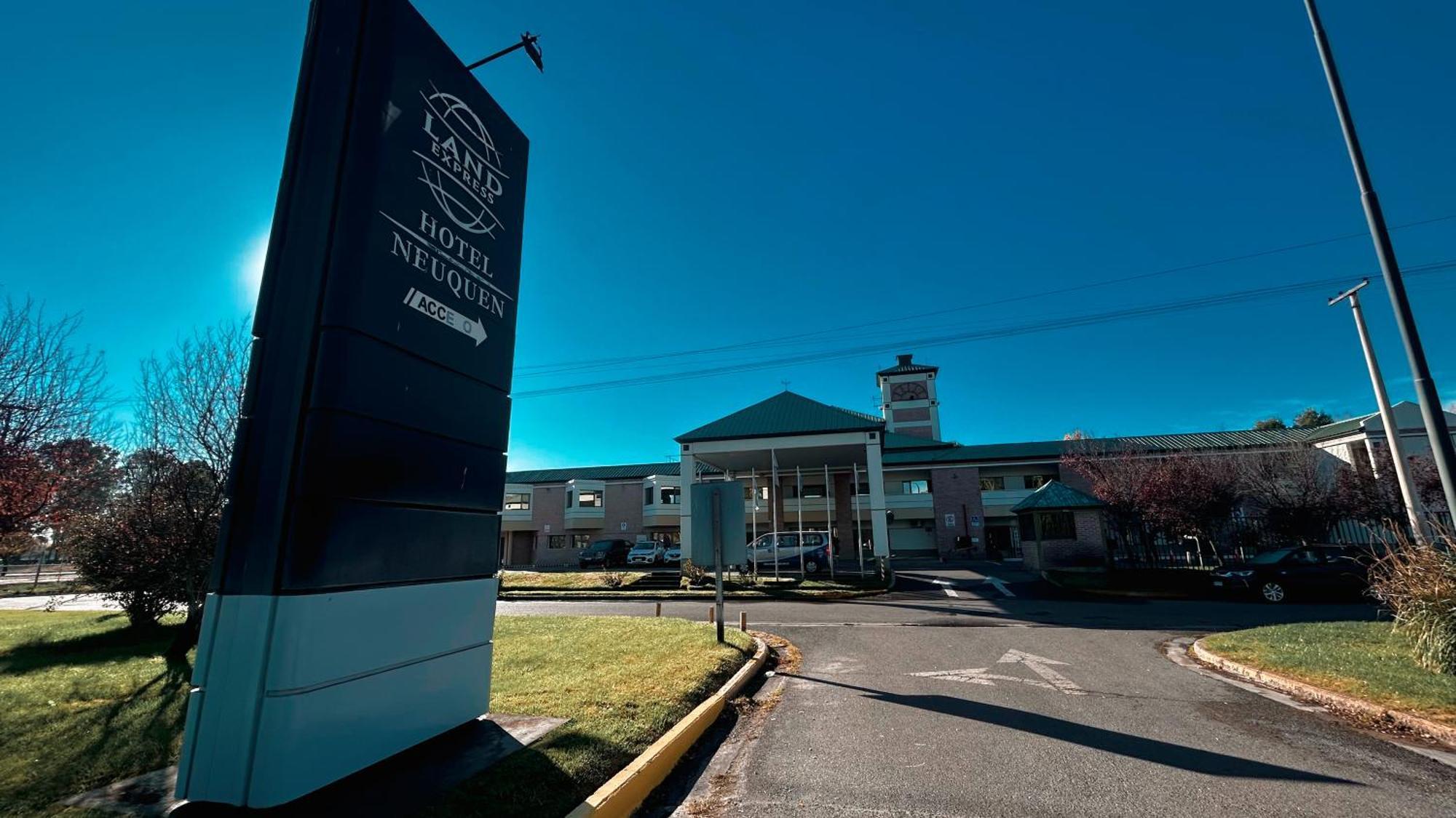 Land Express Neuquen Hotell Eksteriør bilde