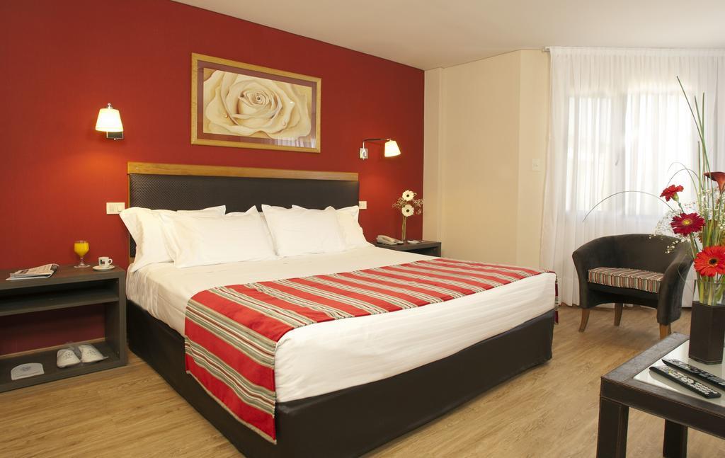 Land Express Neuquen Hotell Eksteriør bilde
