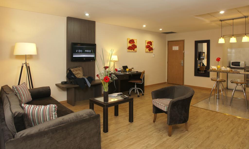 Land Express Neuquen Hotell Eksteriør bilde
