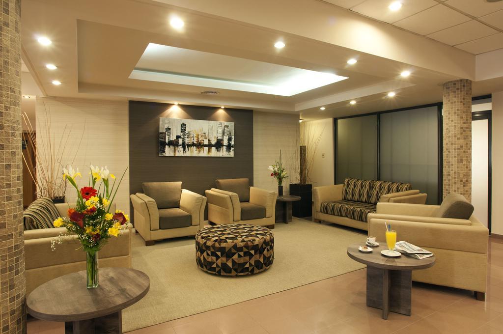 Land Express Neuquen Hotell Eksteriør bilde