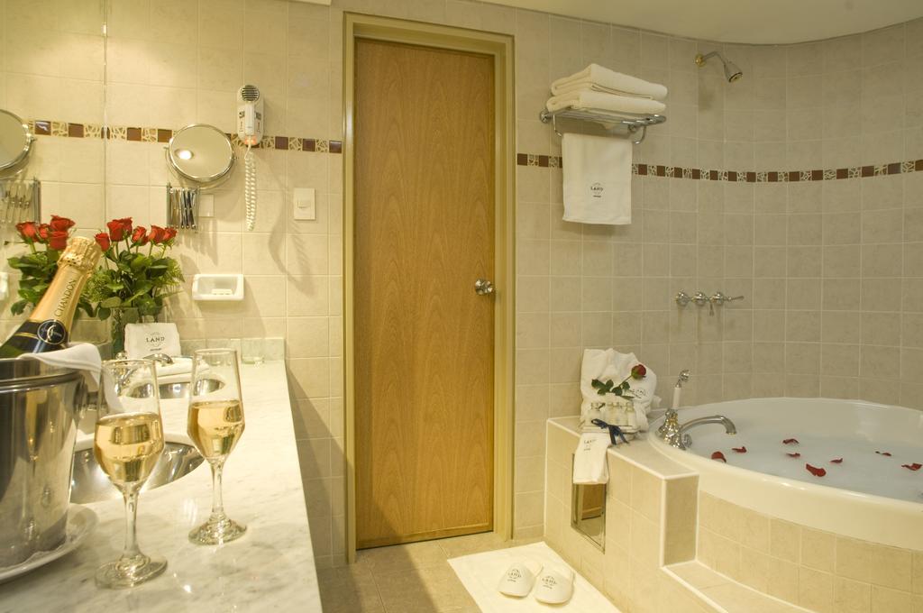 Land Express Neuquen Hotell Eksteriør bilde